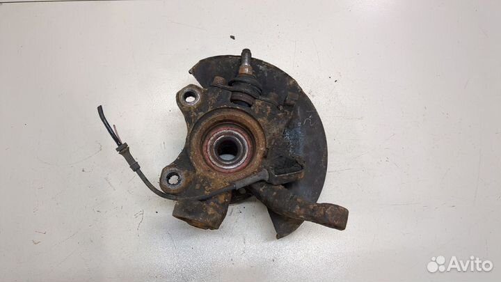 Ступица (кулак, цапфа) левая передняя Volkswagen Transporter 4
