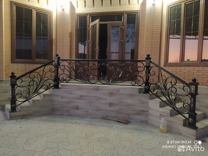 Кованные перила для лестниц и балконов