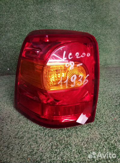 Фонарь задний левый Toyota Land Cruiser 200 815616