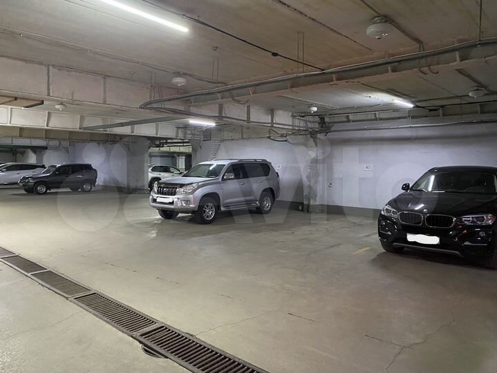 Машиноместо, 24 м²