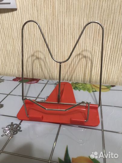 Подставка для учебников