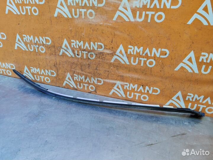 Молдинг лобового стекла левый Toyota Land Cruiser