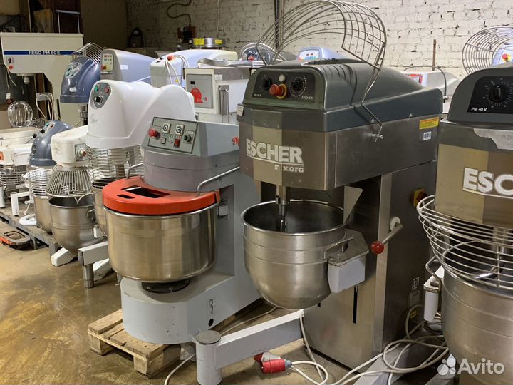 Планетарный миксер Escher PM 40-V