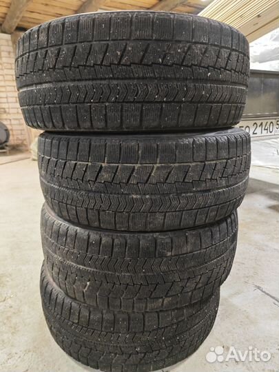 Bridgestone Blizzak VRX 215/45 R17 87Q