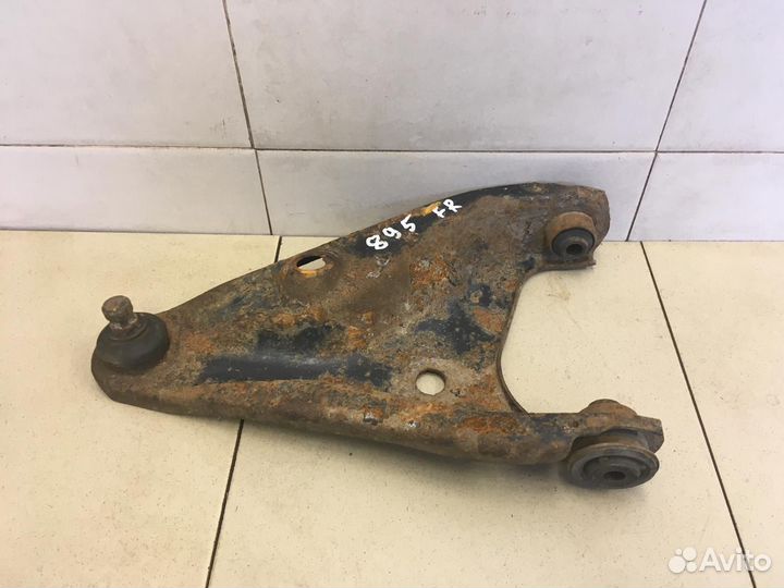 Рычаг передний правый Sandero 2009-2014