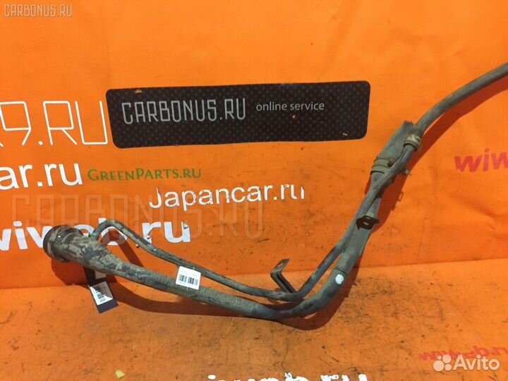 Заливная горловина топливного бака на Daihatsu Mir