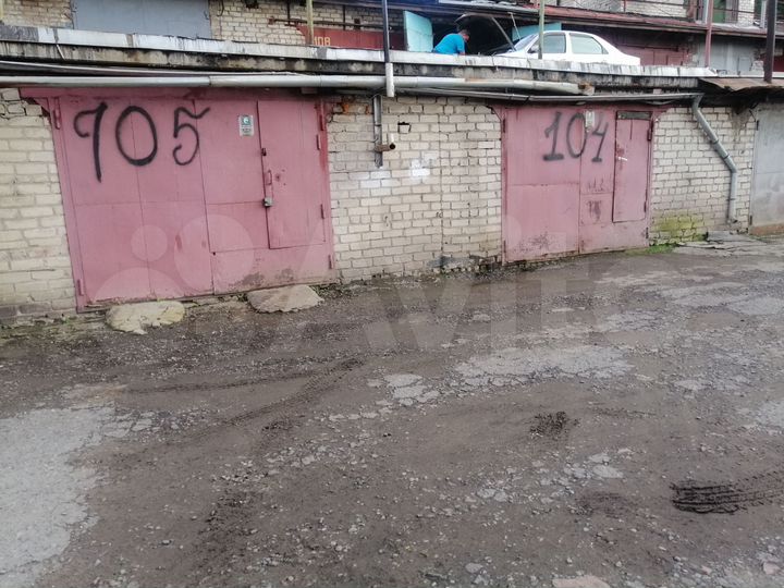 Гараж, > 30 м²