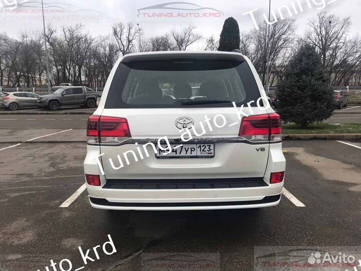 Спойлер под стекло Toyota Land Cruiser 200 L6945