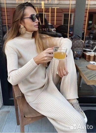 Спортивный костюм женский