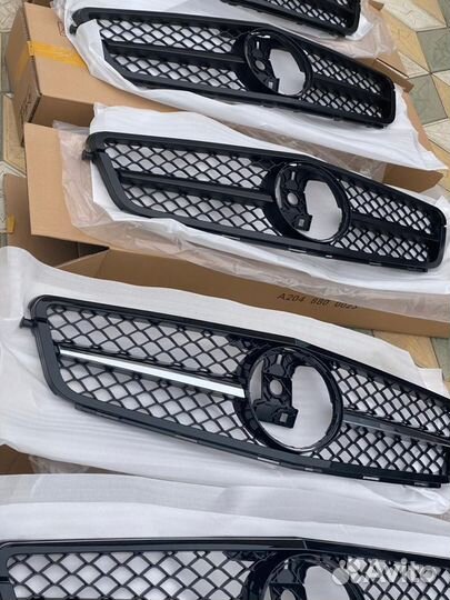 Решетка радиатора Mercedes W204