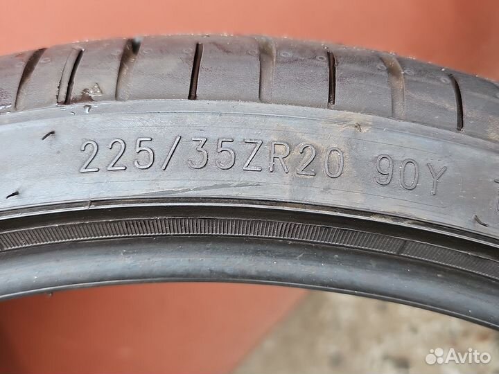 Triangle Sportex TSH11 225/35 R20