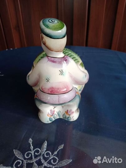 Статуэтка шкатулка 