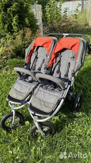 Коляска для двойни bumbleride