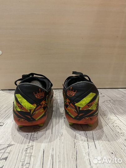 Футбольные бутсы adidas nemeziz
