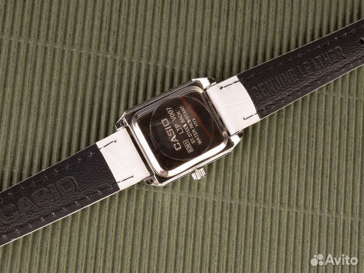 Часы женские Casio