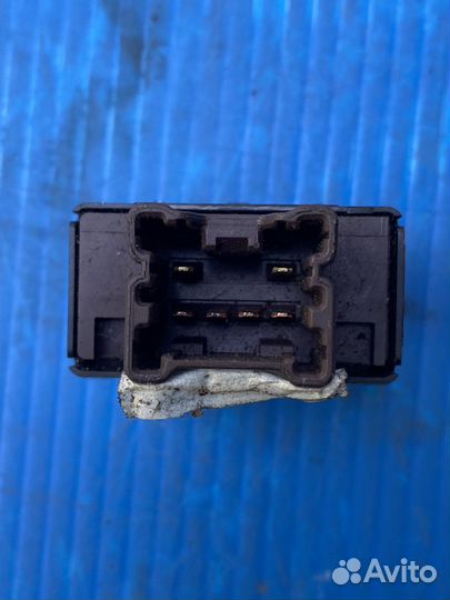 Кнопка обогрева сиденья Nissan Teana J31