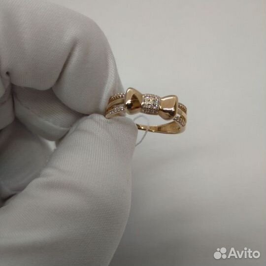 Золотое кольцо с камнем 17,5р