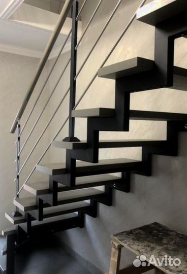 Лестница для коттеджа на заказ