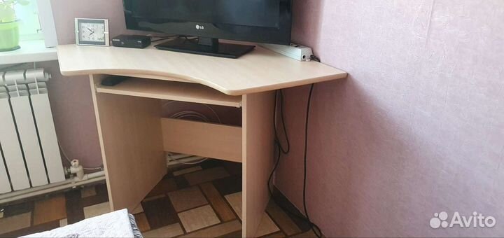 Компьютерный стол