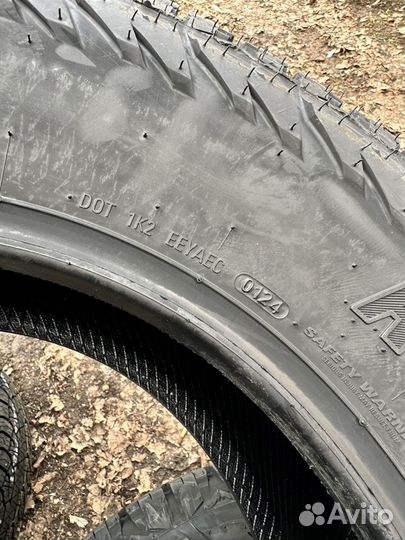 Kumho Road Venture AT52 265/65 R17 112T