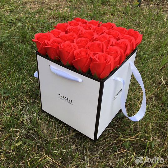 Подарок коробочка с мыльными розами