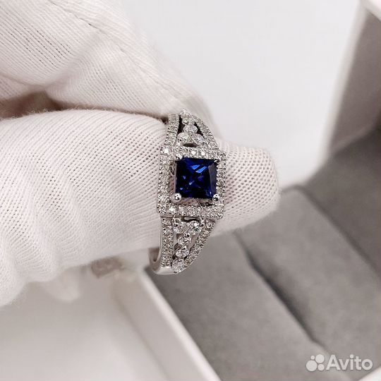 Новое золотое кольцо сапфир и бриллианты 0,3 Ct