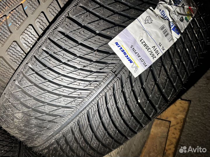 Michelin Pilot Alpin 5 245/35 R21 и 265/35 R21