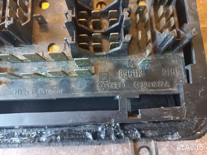 Блок предохранителей Audi 80