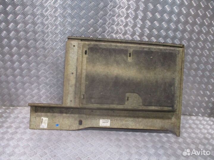Обшивка боковой стенки кабины правая Mercedes-Benz