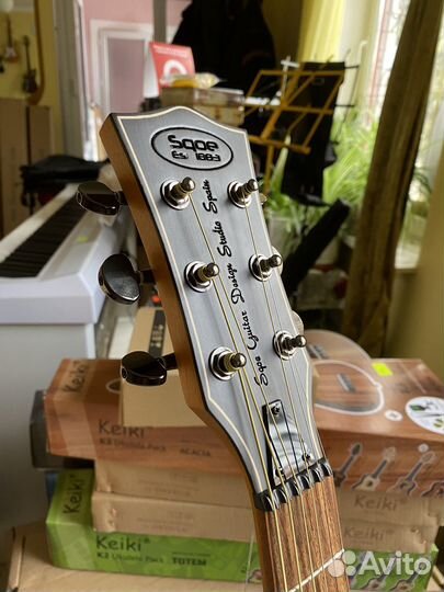 Акустическая гитара