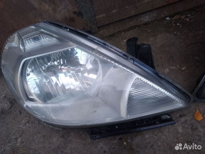 Передние фары Ниссан Тиида С11