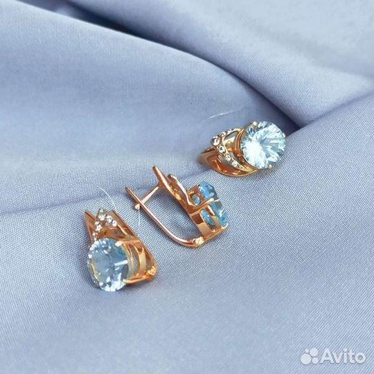 Золотые серьги с топазом