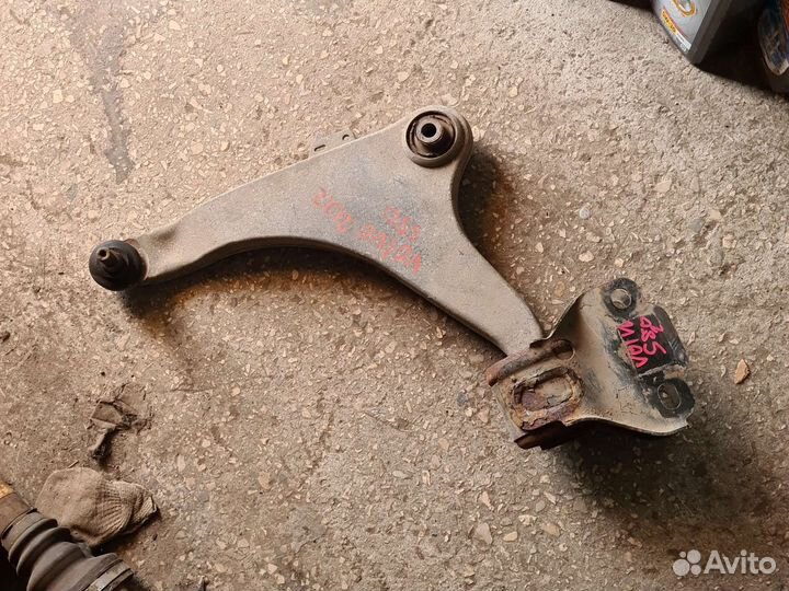 Передний рычаг левый Volvo S80 2