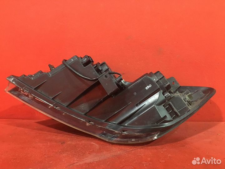 Фара правая Kia Ceed хетчбэк G4FA 1.4L 1396