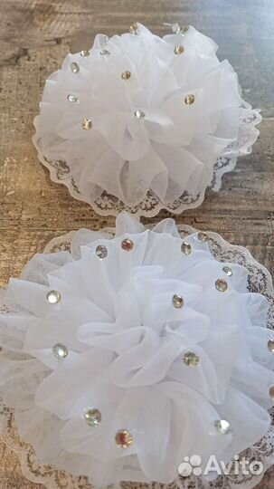 Белые нарядные бантики на 1 сентября и не только