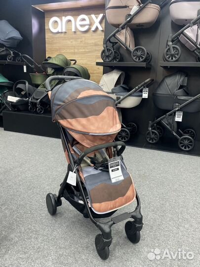 Прогулочная коляска elodie