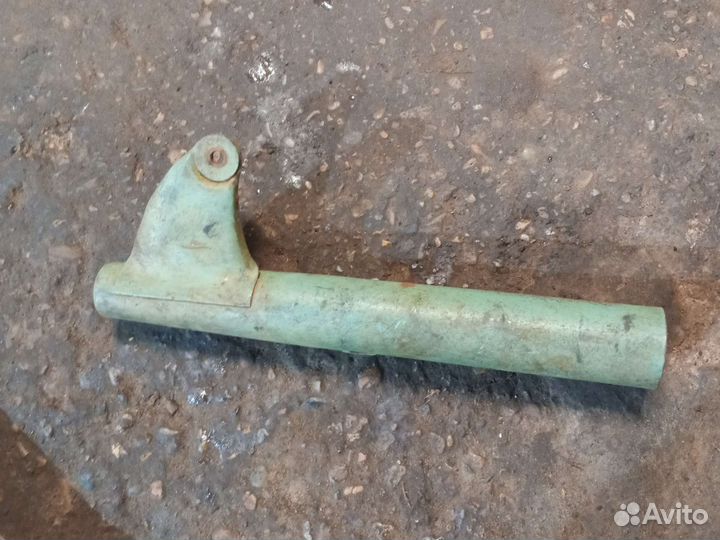 Правый кожух вилки / уши фары иж 2