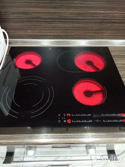 Варочная панель электрическая electrolux