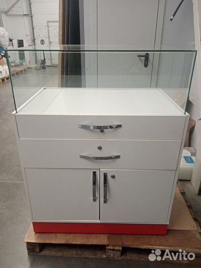 Шкаф - ветрина