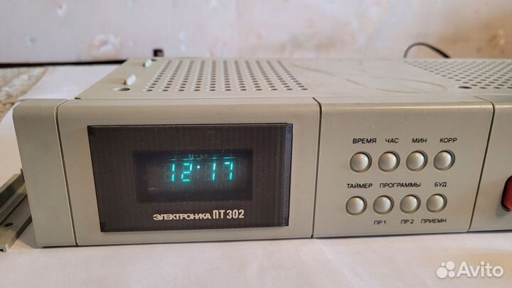 Трехпрограммный приемник Электроника-302 с часами