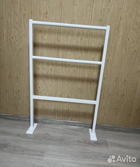 Вешалка для одежды напольная деревянная