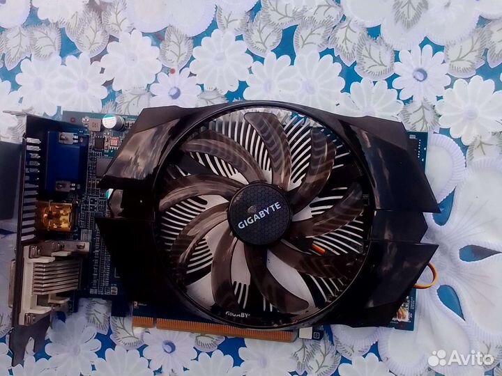 Видеокарта GV + R775OC 2GB+ дисковод на пк