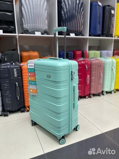 Чемодан 28 дюймов Mironpan мятный из полипропилена (м71)