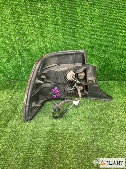 Фонарь задний правый toyota crown