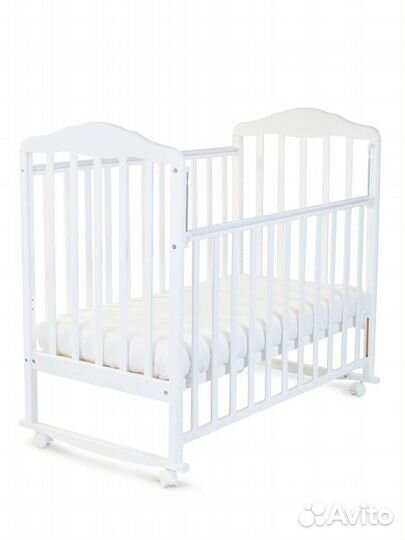 Кроватка детская с матрасом и бортиками