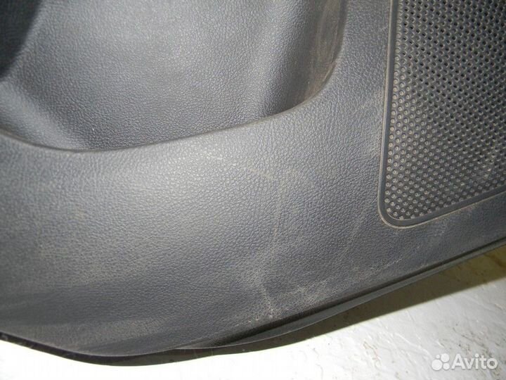 Обшивка двери задней левой Focus III 2011