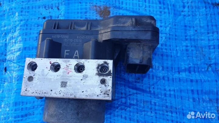 Блок ABS toyota corolla ZRE151