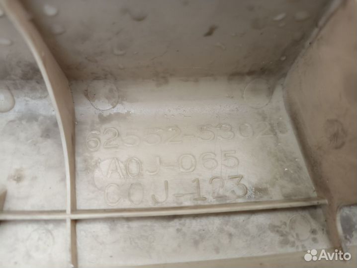 Обшивка задней стойки Lexus IS250