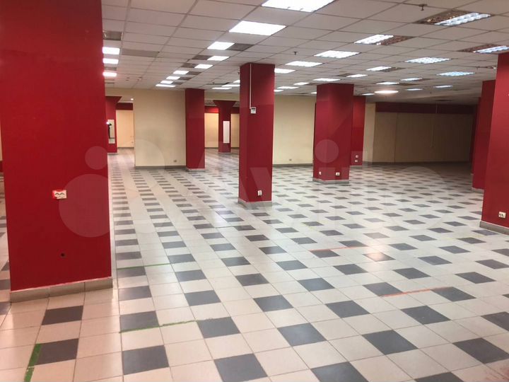 ТЦ Плаза 888 м²