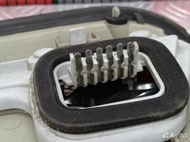 Фонарь задний левый для Opel Zafira A 93175677